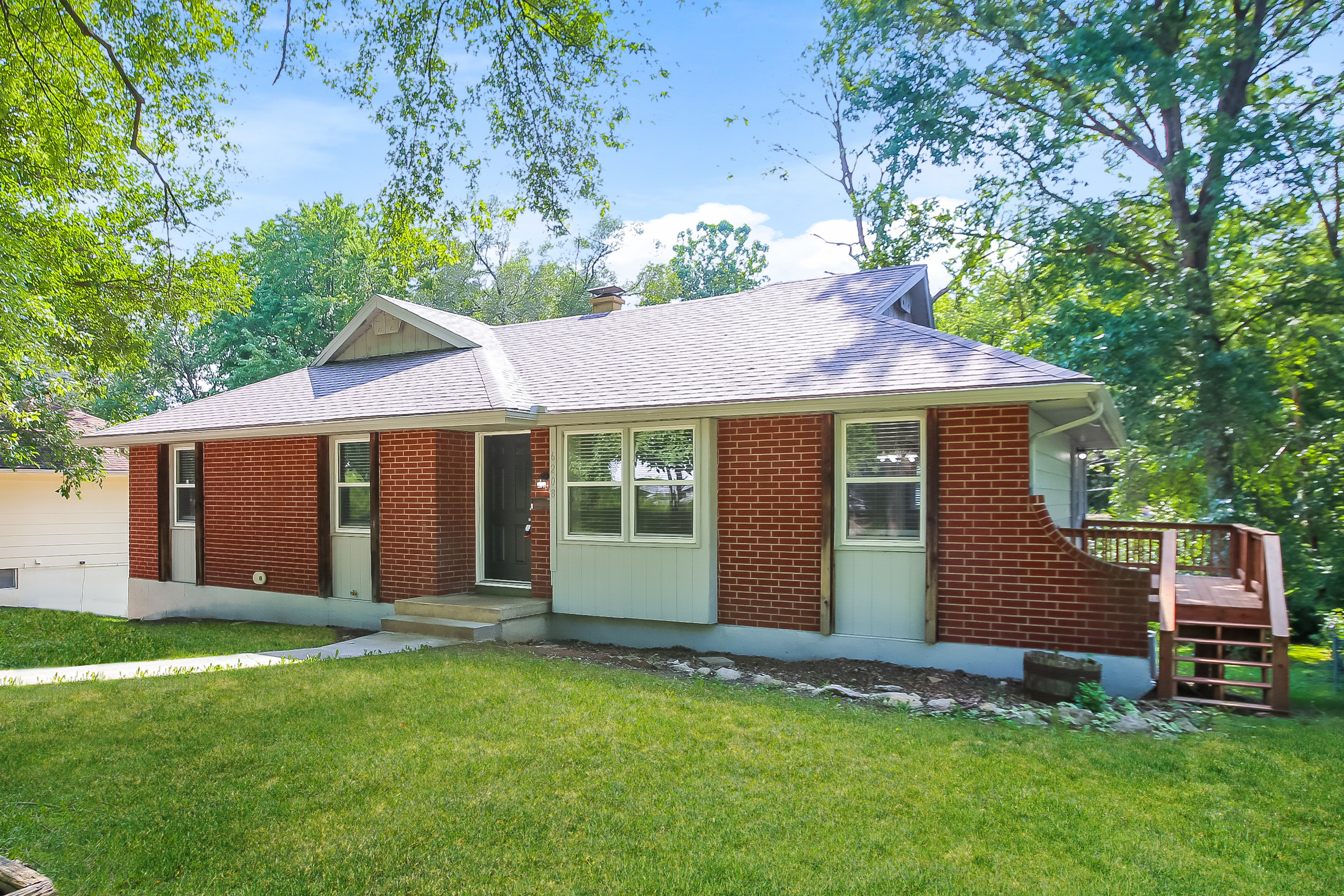 6208 Wayne N Avenue Gladstone, MO 64118